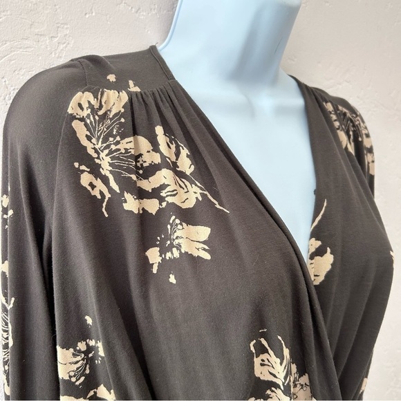 FREE PEOPLE Bell Sleeve Wrap Top Waist Tie Brown Cream Flowy Blouse Size XS - Picture 3 of 12